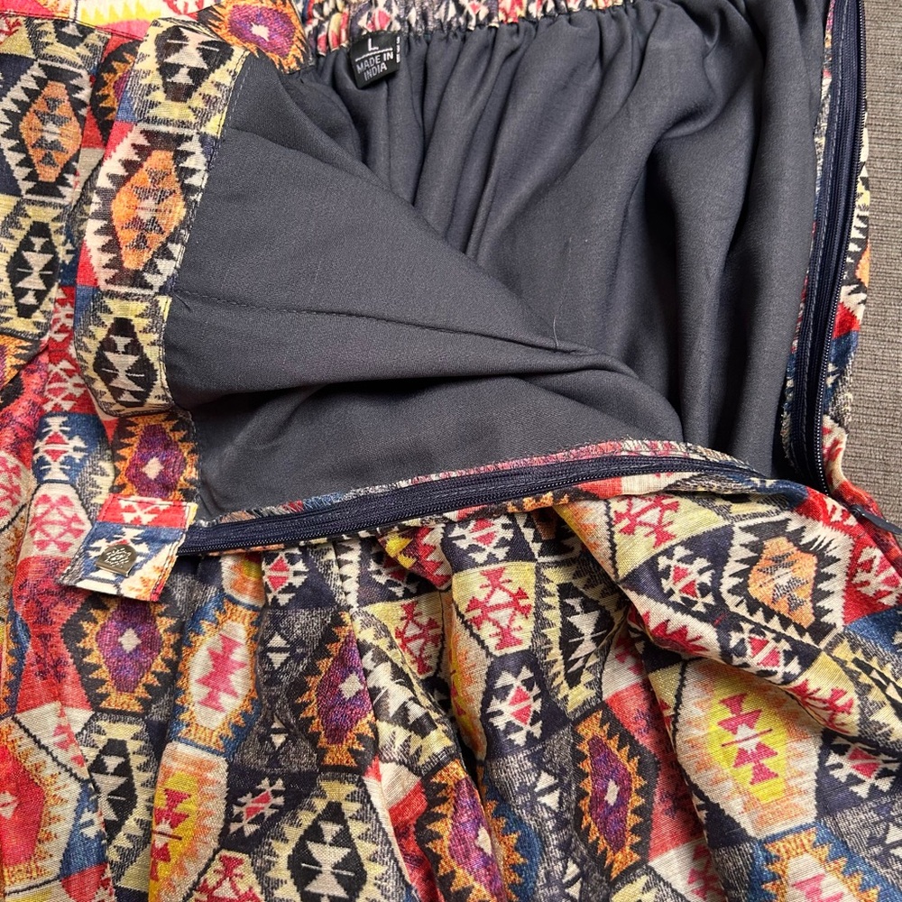 Boutique Aztec boho print culotte wide leg pants size Large - Picture 5 of 8